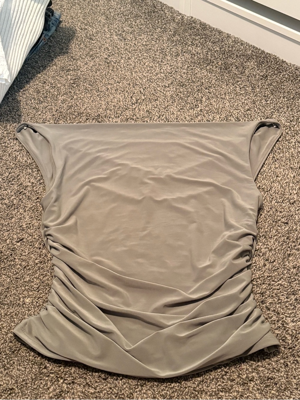 Aritzia Ruched Side Tank Top - Saige green